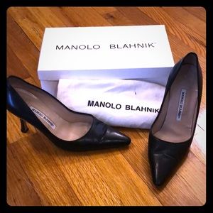 Authentic Manolo Blahnik Black Leather Pump